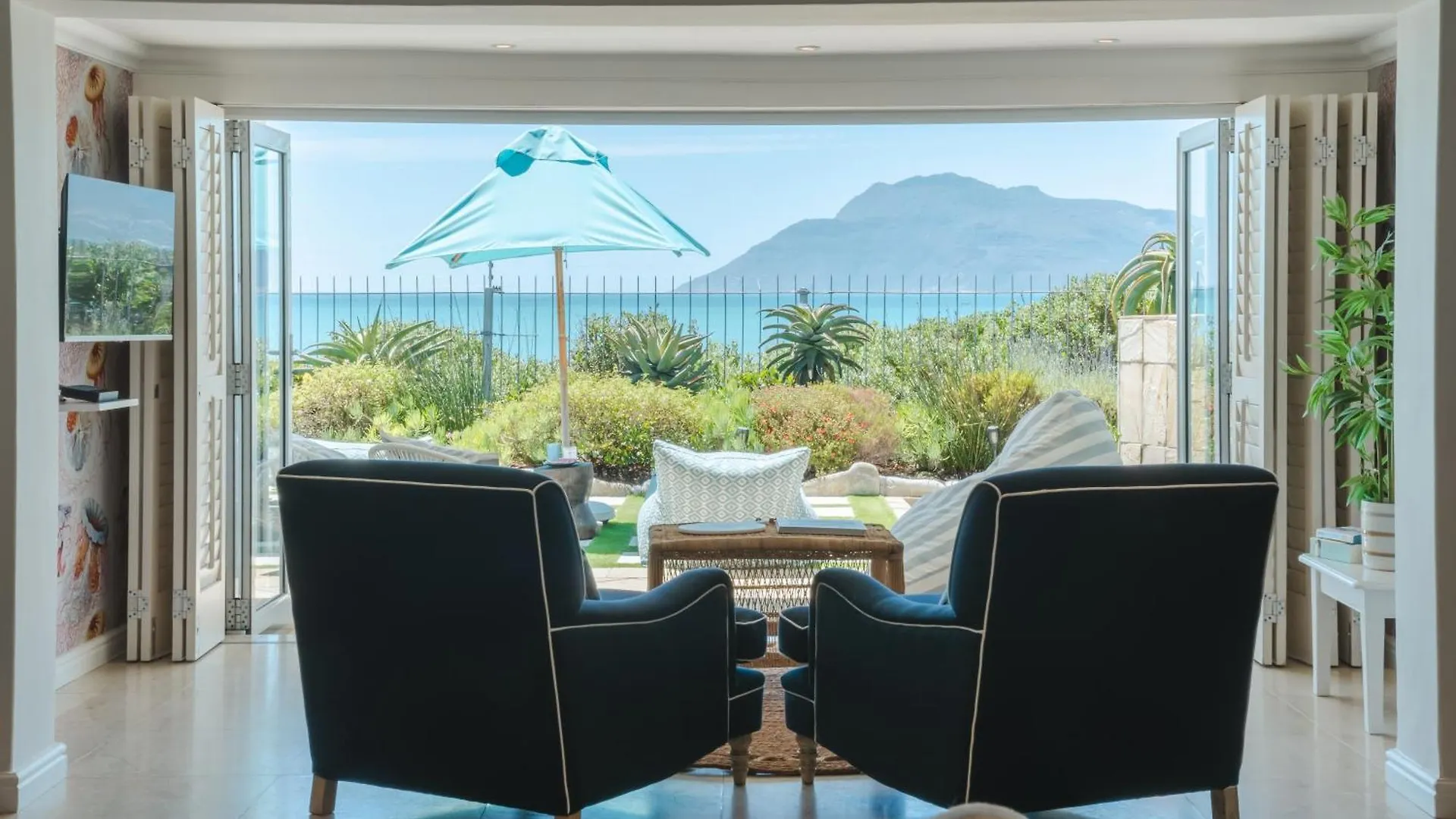 Last Word Long Beach Kommetjie