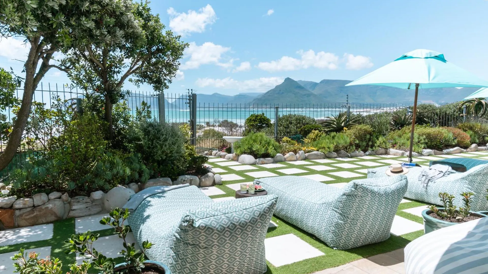 Last Word Long Beach Kommetjie Guest house