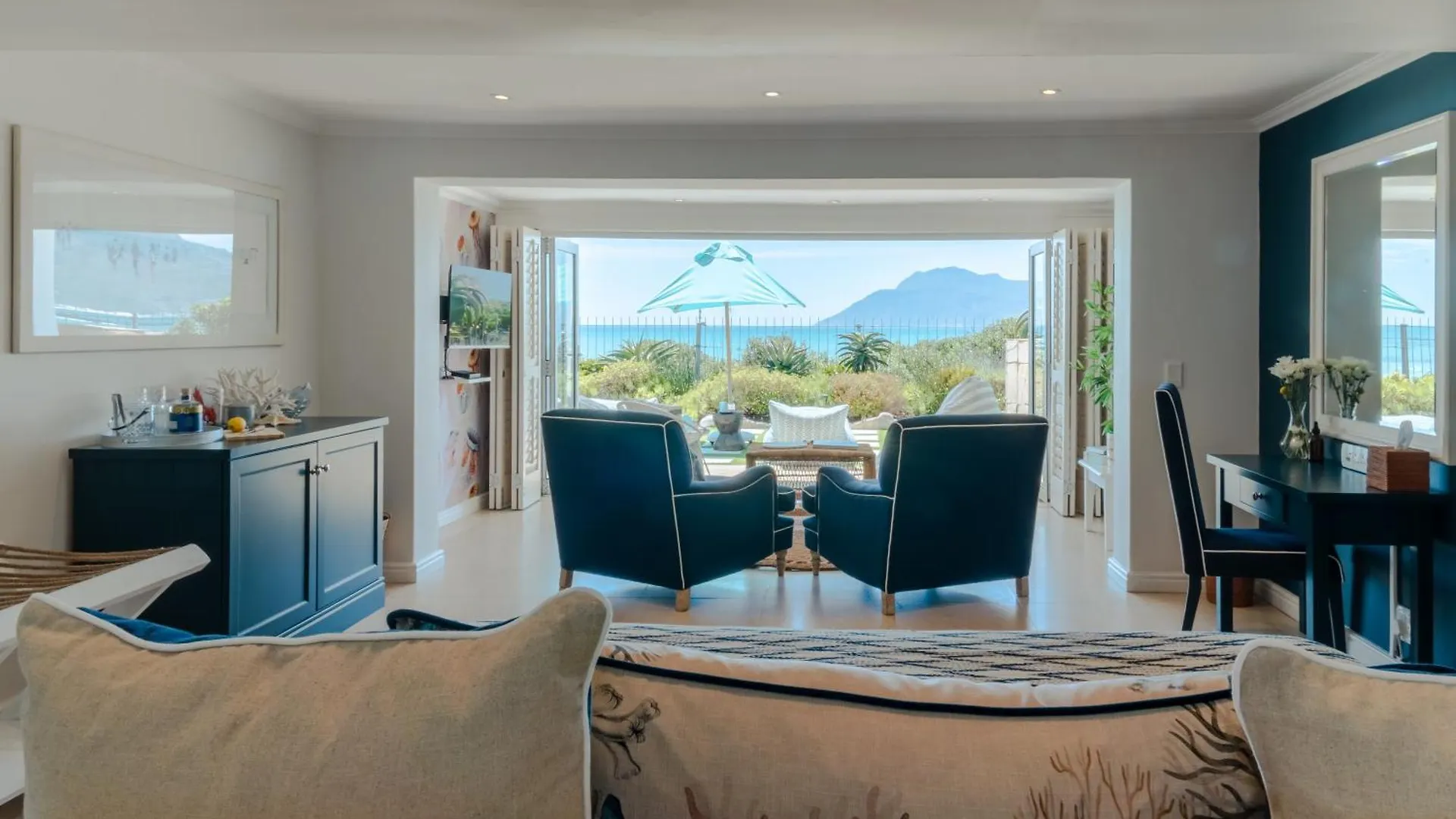 Last Word Long Beach Kommetjie