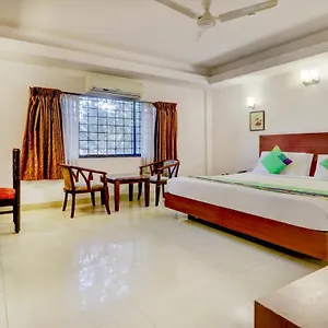 Hotel Treebo Trend Central Museum Road ***